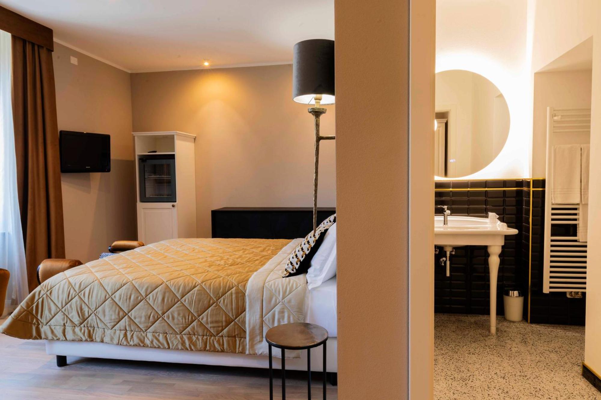 Liberty Hotel Male Luaran gambar