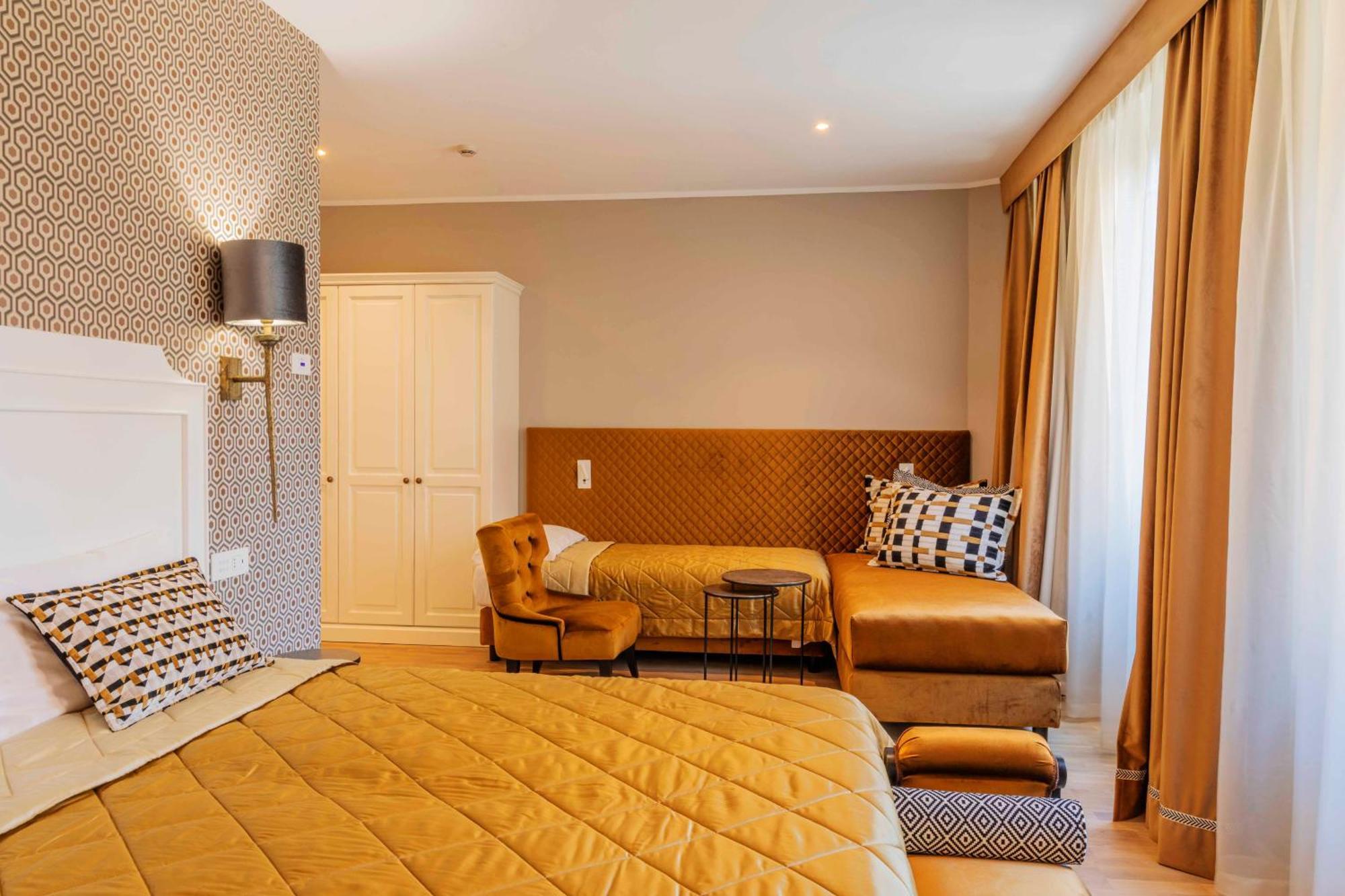 Liberty Hotel Male Luaran gambar