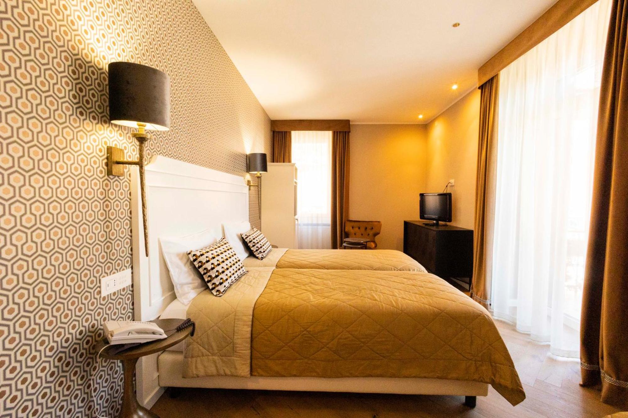 Liberty Hotel Male Luaran gambar