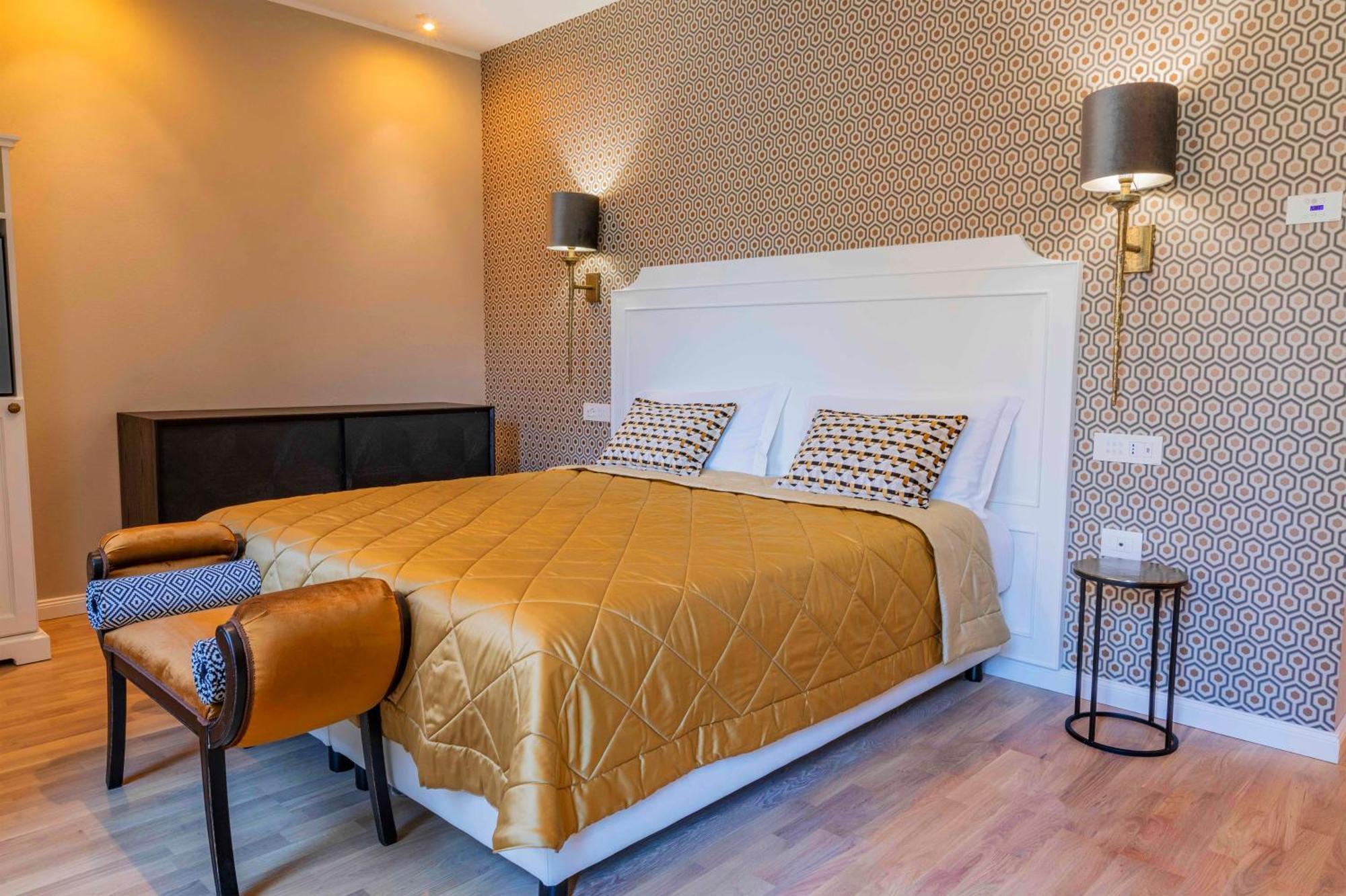 Liberty Hotel Male Luaran gambar