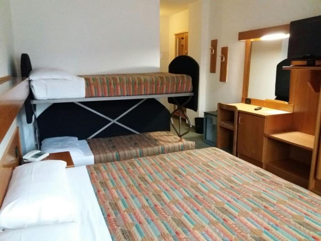 Liberty Hotel Male Luaran gambar