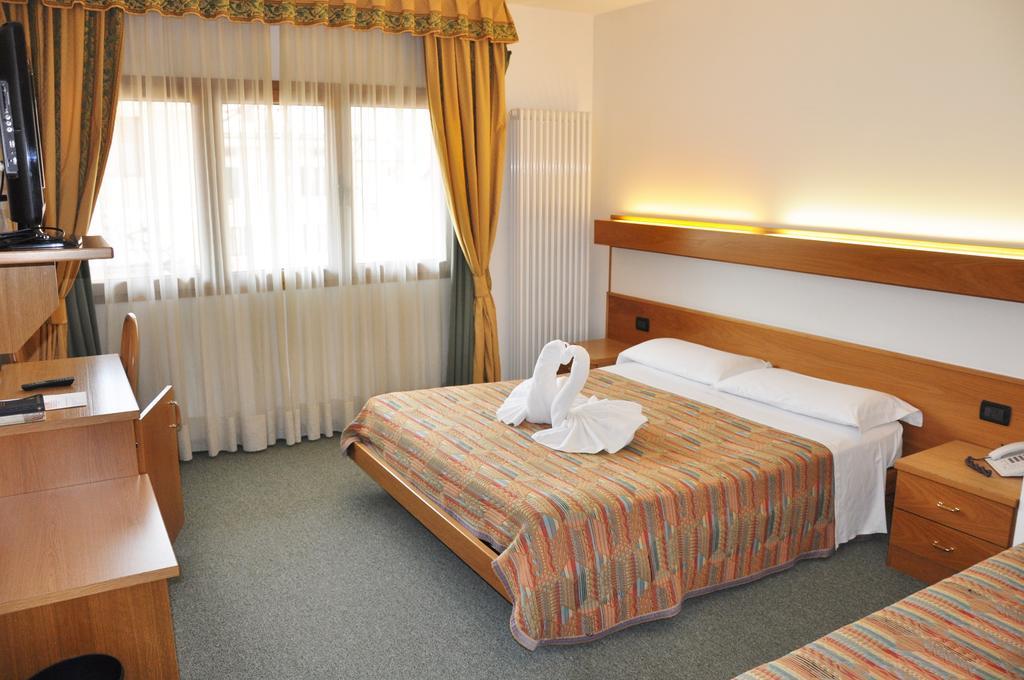 Liberty Hotel Male Luaran gambar