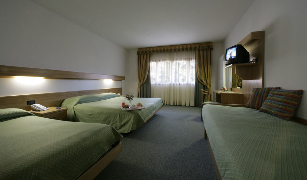 Liberty Hotel Male Luaran gambar
