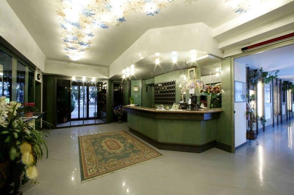 Liberty Hotel Male Luaran gambar