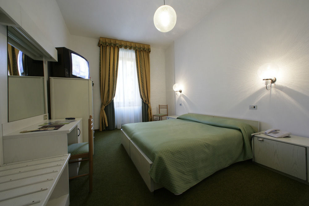 Liberty Hotel Male Luaran gambar